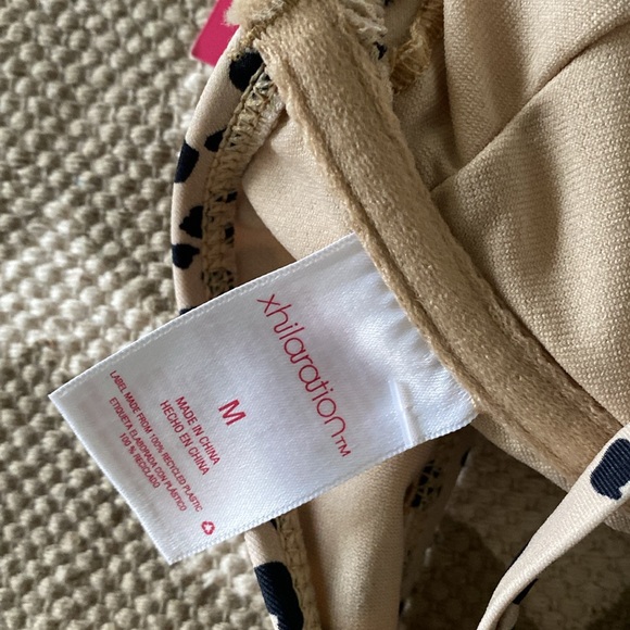 “Xhilaration” cheetah 🐆 print bathing suit top; size M; NWT - Picture 5 of 5